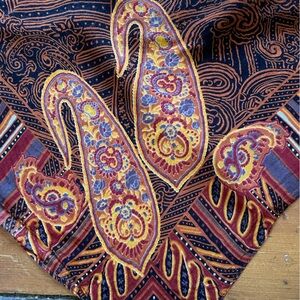 VTG Oscar de la Renta Vibrant Paisley Scarf